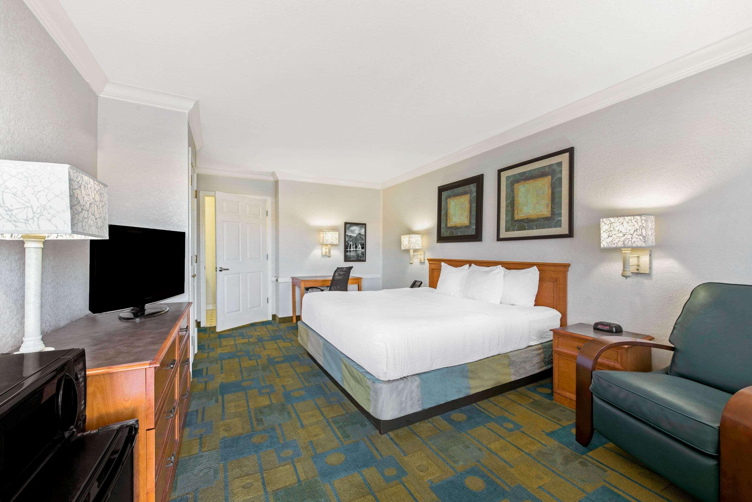 La Quinta Inn By Wyndham New Orleans Causeway Metairie Exterior photo